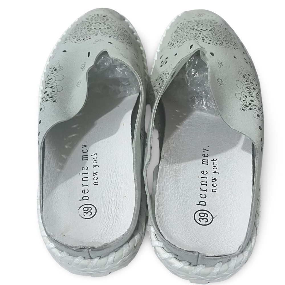 Bernie Mev. Women's Tracy Slip-On Mules Soft Gray Size 8.5 - Picture 6 of 7